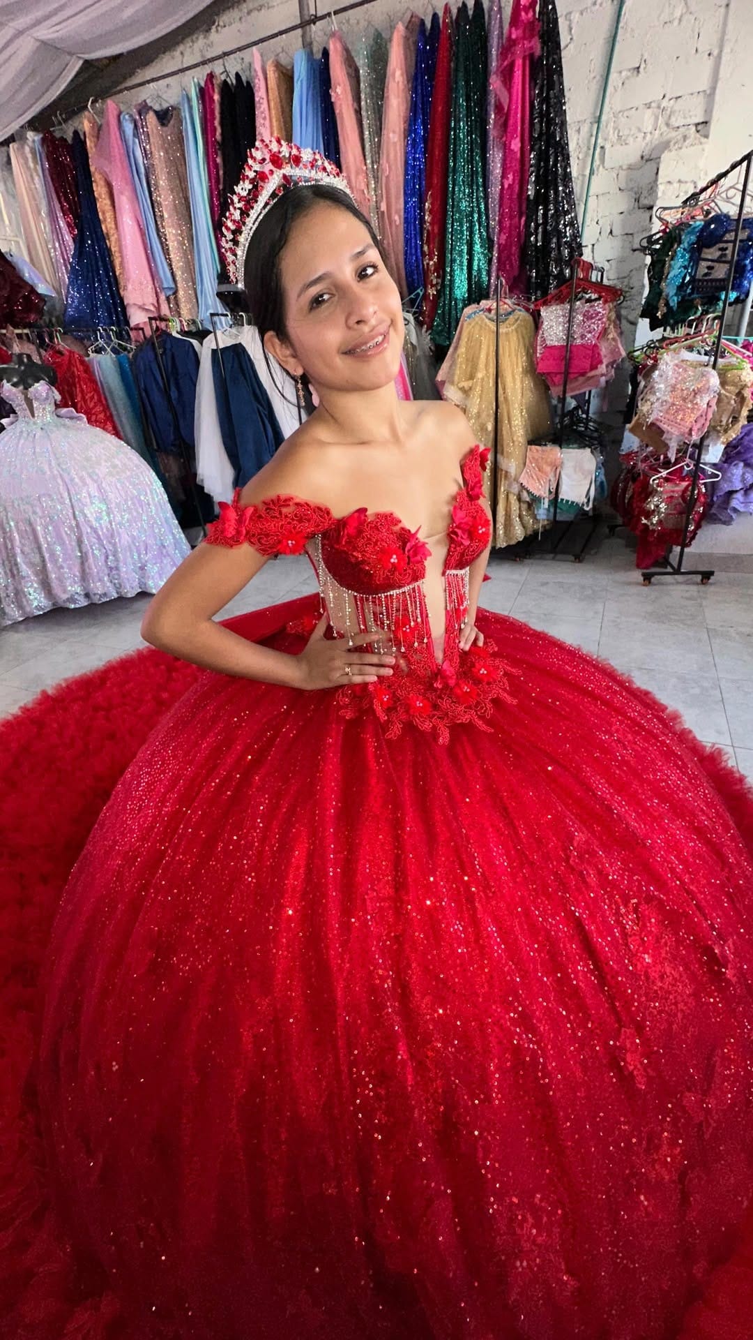 Post 8 by Vestidos de 15 años Ismelda Juanias Diseñadora on Instagram (video)
