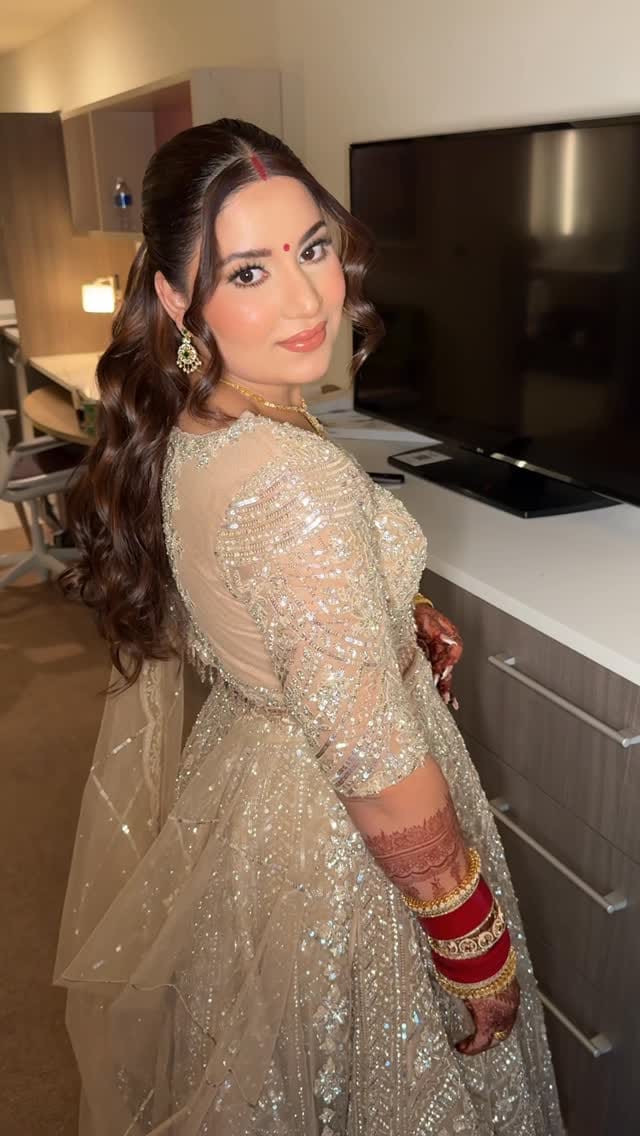 Post 6 by Bridal Makeup artist & hairstylist on Instagram (video)