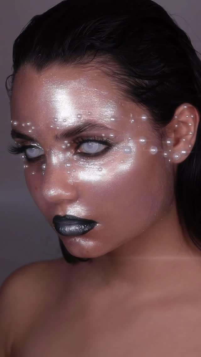 Post 1 by y a i z a 🥀 p é r e z on Instagram (video)