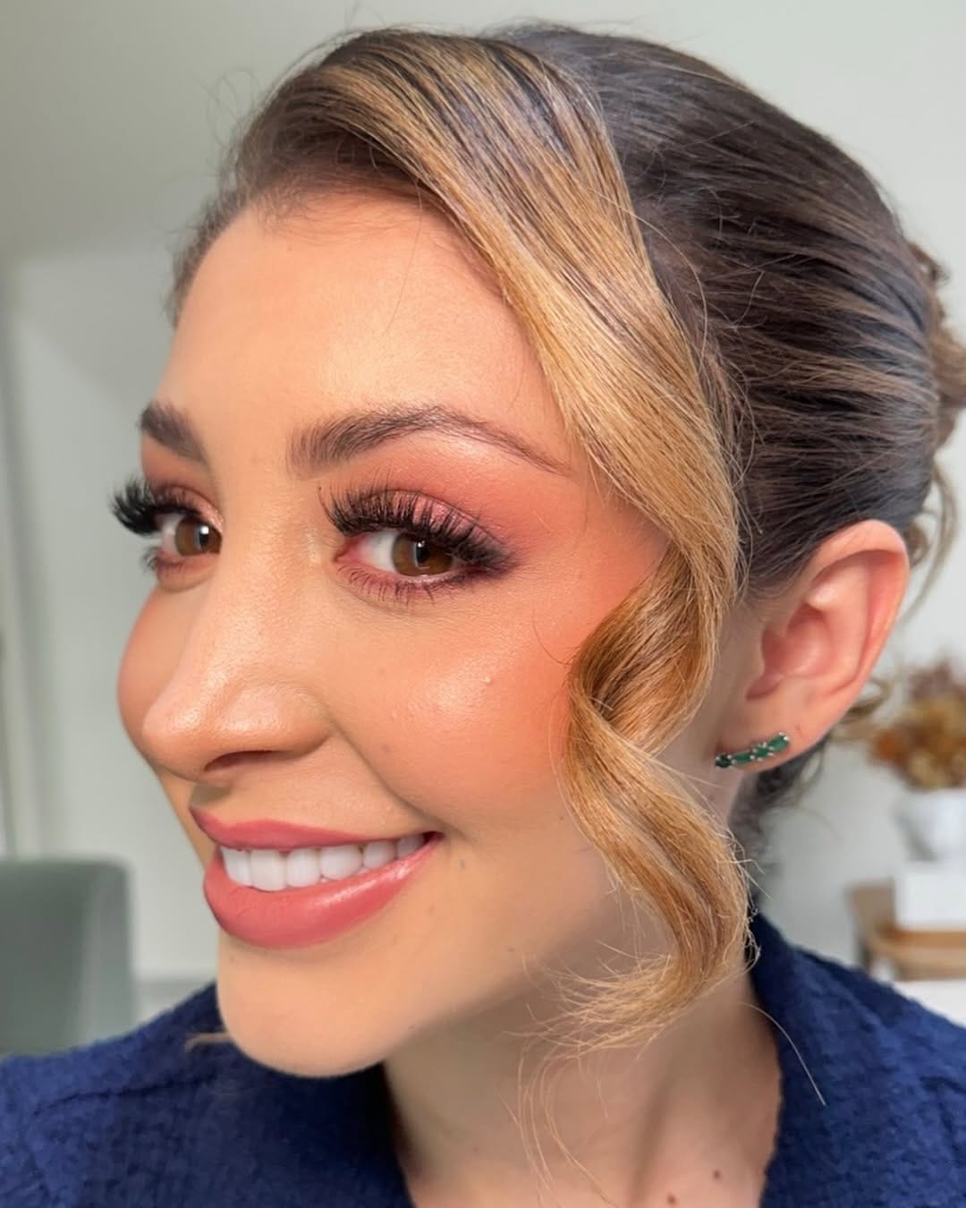 Post 3 by KELLY TAMARA-MAQUILLADOR on Instagram (carousel)