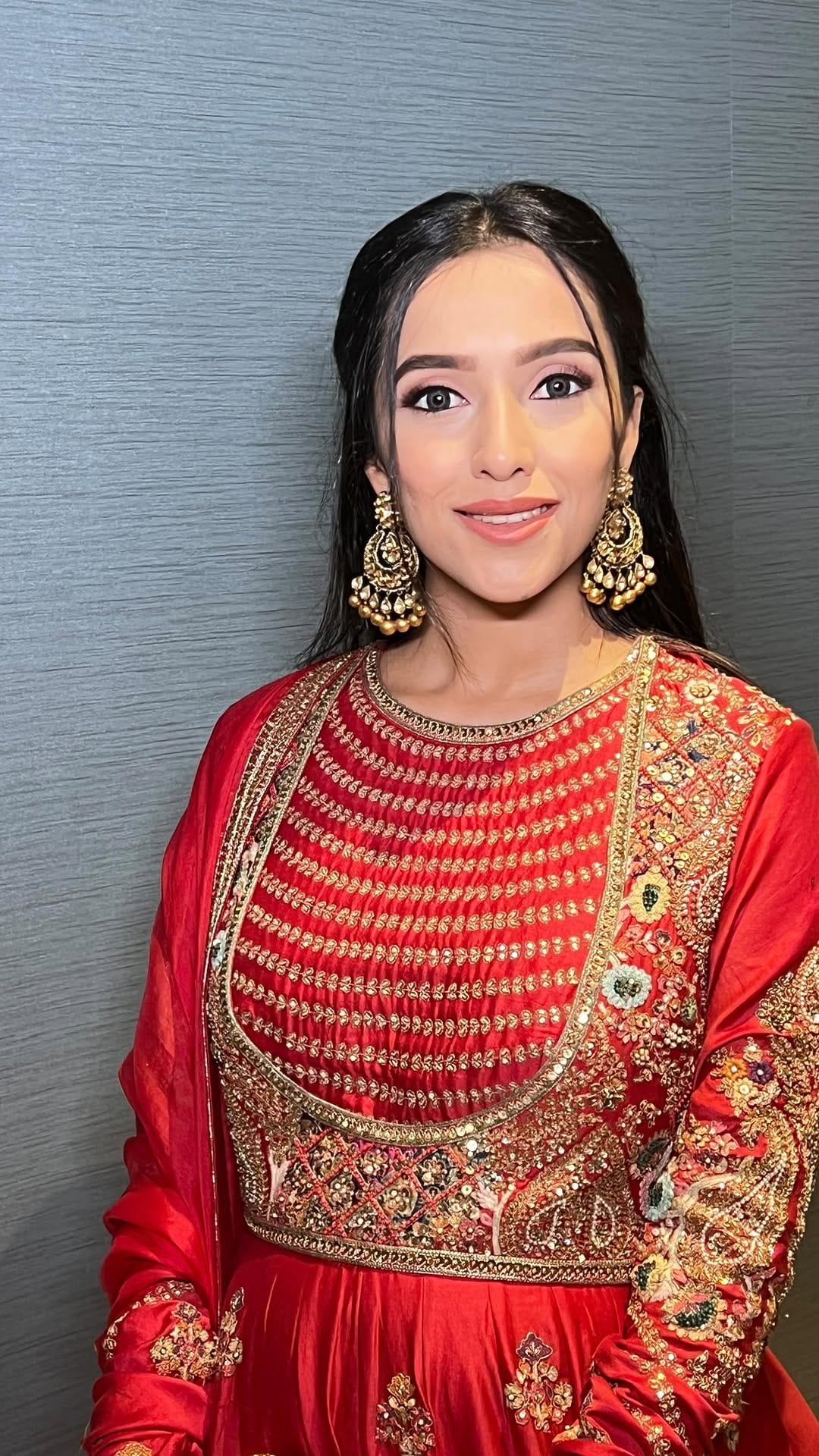 Post 3 by Hemali Bhatia Makeupartist 🧿 on Instagram (video)