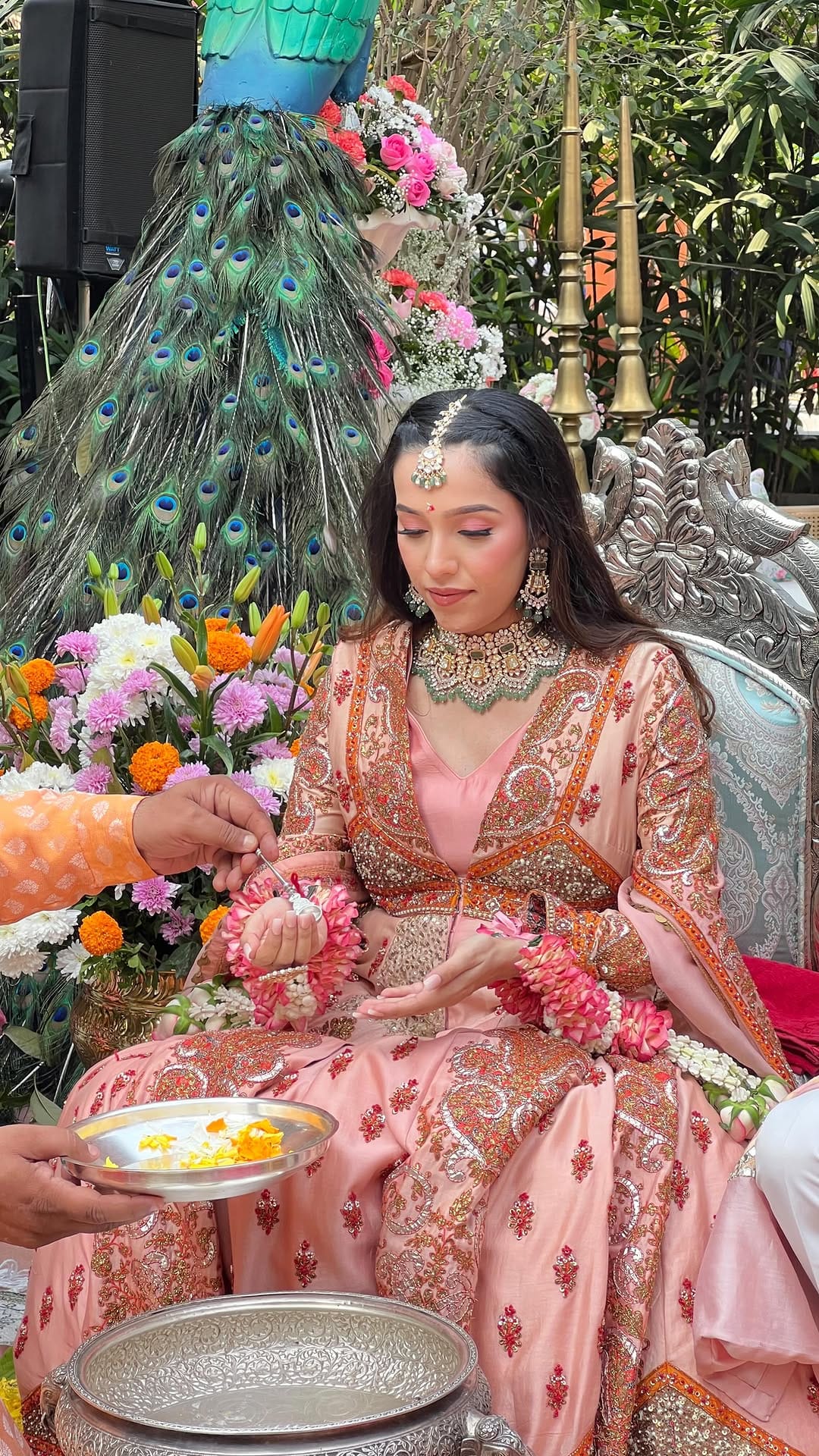 Post 1 by Hemali Bhatia Makeupartist 🧿 on Instagram (video)