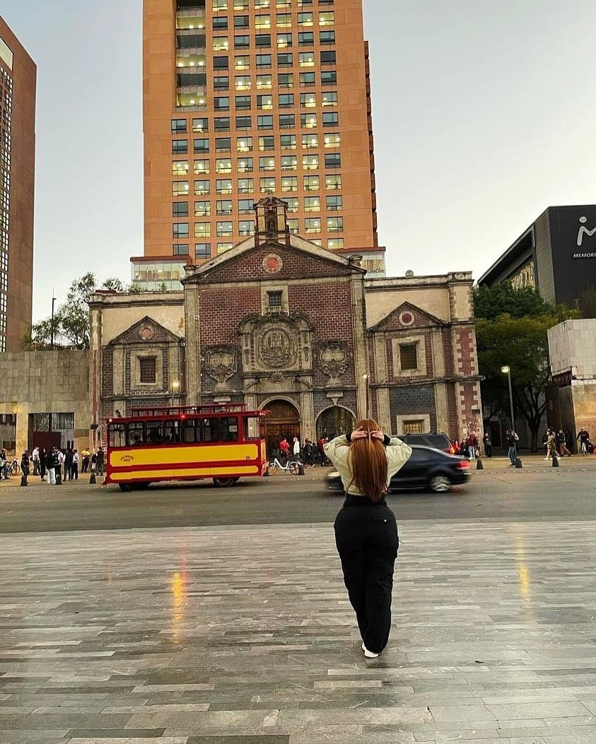 Post 8 by Liz 🪩🍒⭐️ on Instagram (carousel)