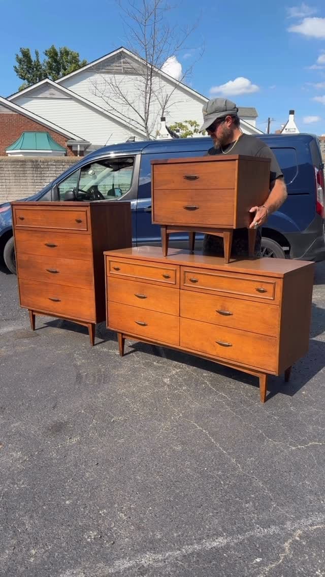 Post 5 by Glean Vintage 📍 Toledo, Ohio on Instagram (video)