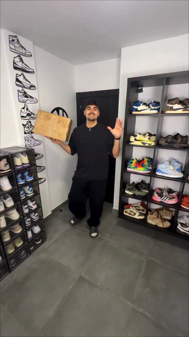 Post 3 by R3STORED on Instagram (video)