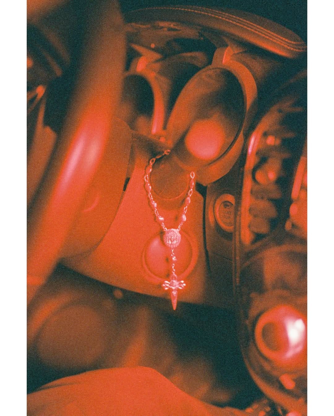 Post 3 by 𝗦𝗢𝗟 𝗟𝗔𝗕 on Instagram (carousel)