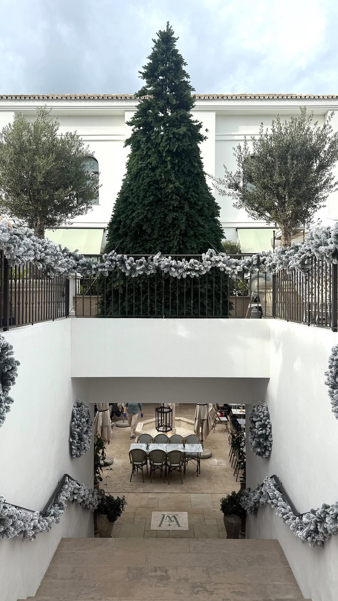 Post 6 by Sandon on Instagram (video)