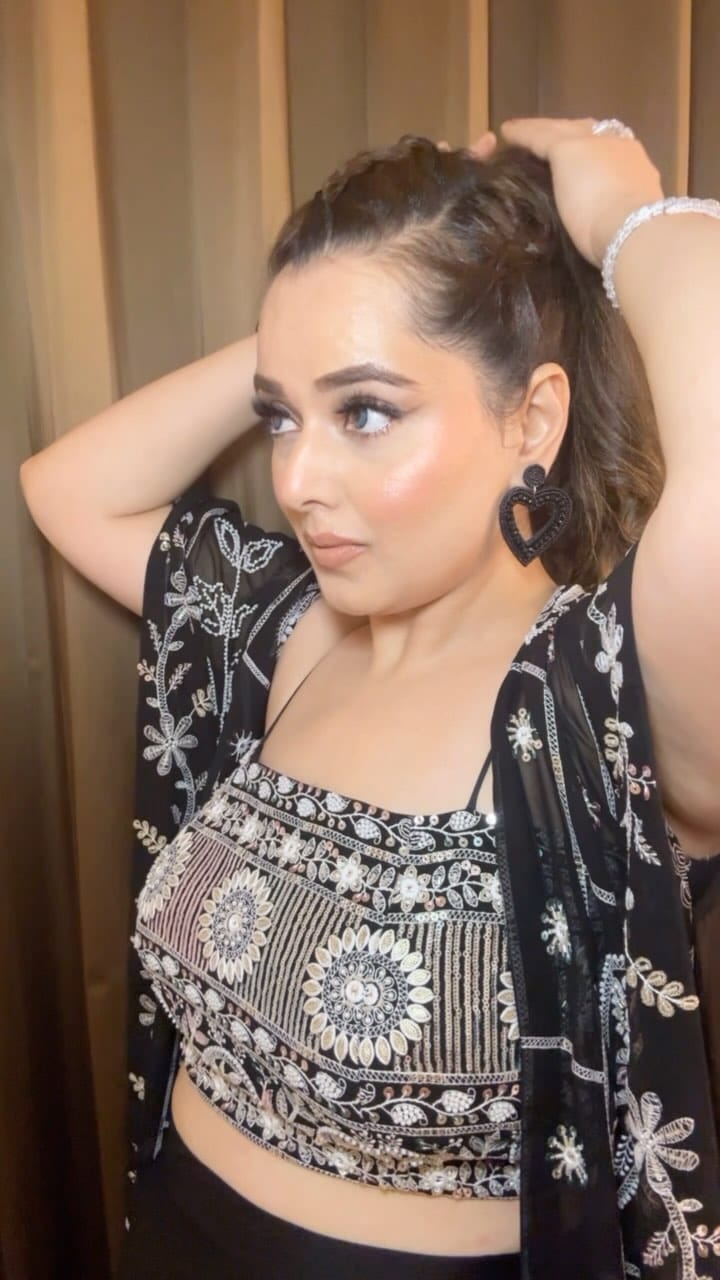 Post 2 by MakEoversBY SanGreena Baweja🧿 on Instagram (video)