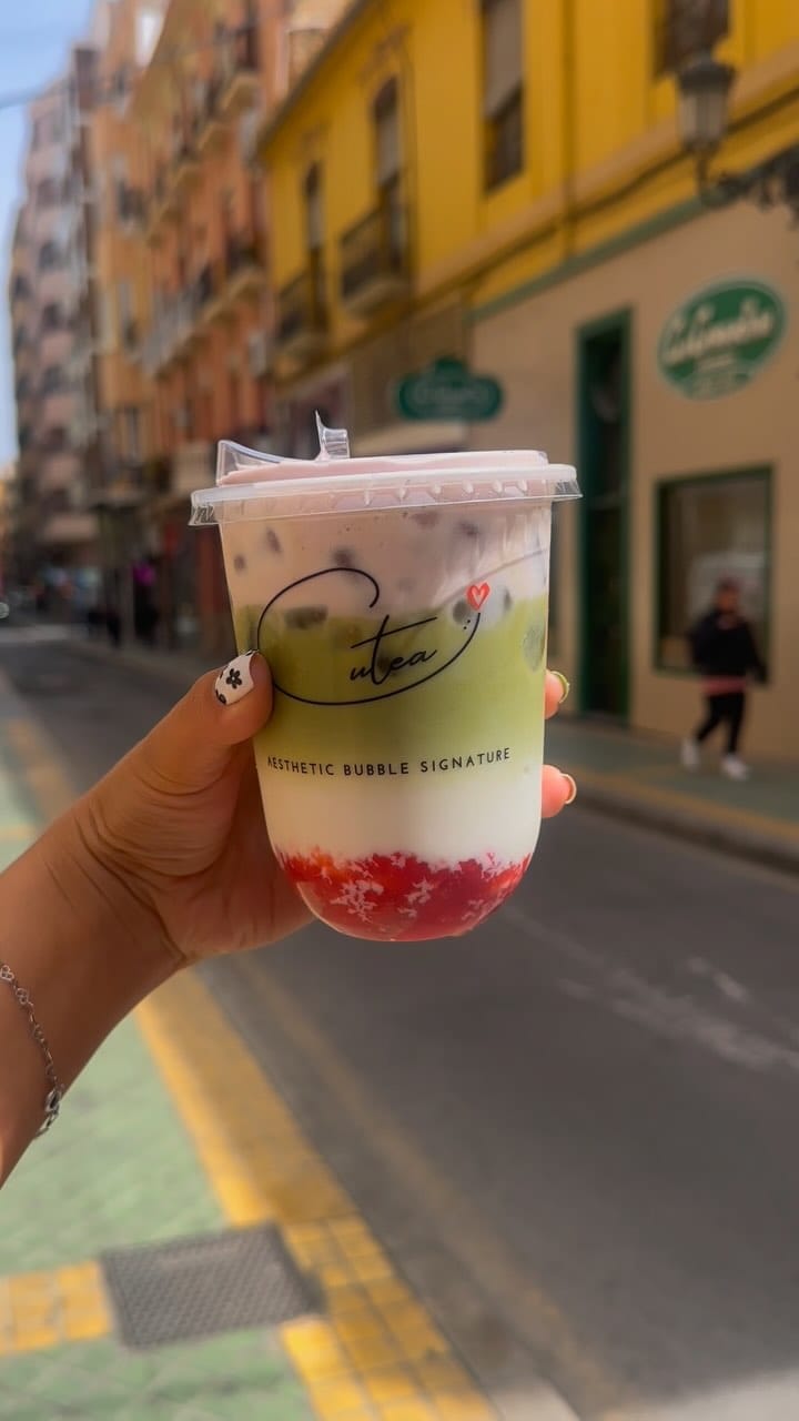 Post 4 by Cutea Bubble Tea on Instagram (video)