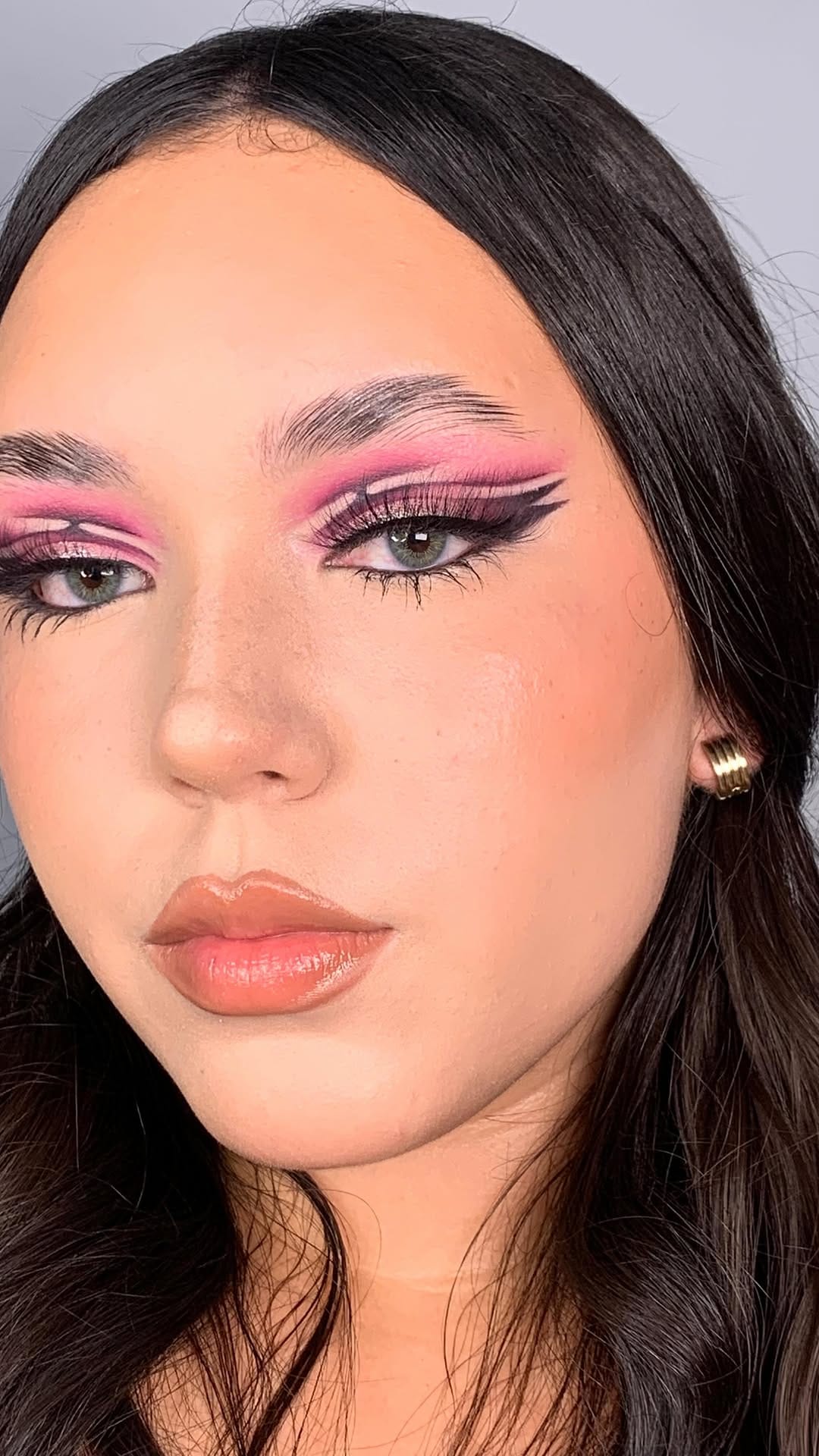 Post 7 by Ibri Díaz | Beauty Content Creator | Maquilladora on Instagram (video)