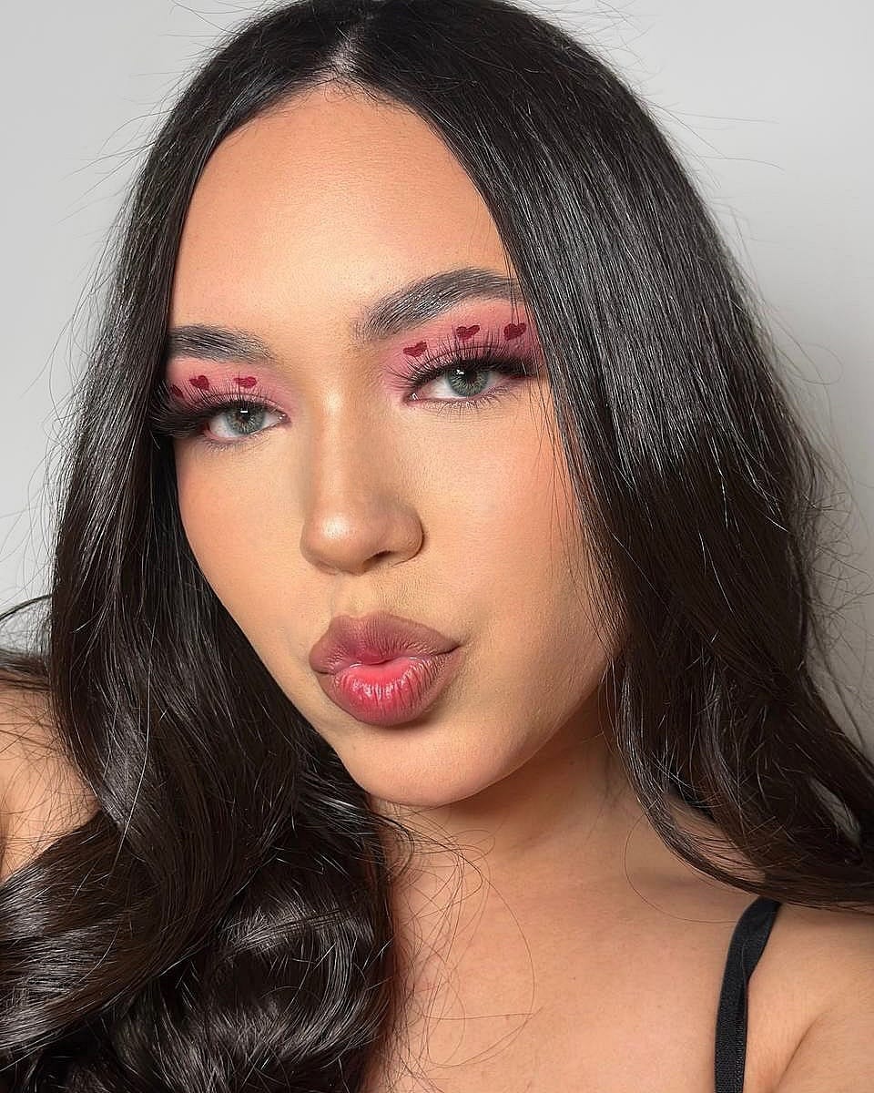Post 2 by Ibri Díaz | Beauty Content Creator | Maquilladora on Instagram (carousel)
