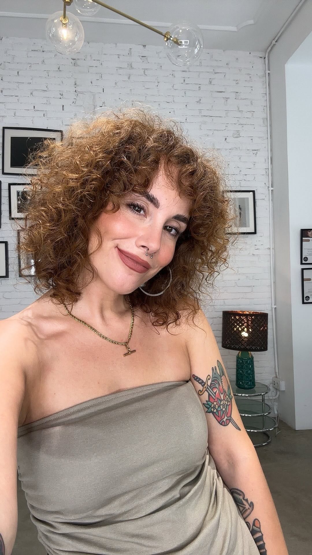 Post 10 by Carmen Marsev on Instagram (video)