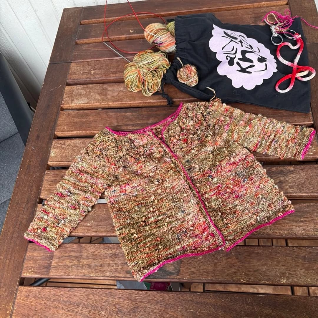 Post 3 by all you knit is love on Instagram (carousel)