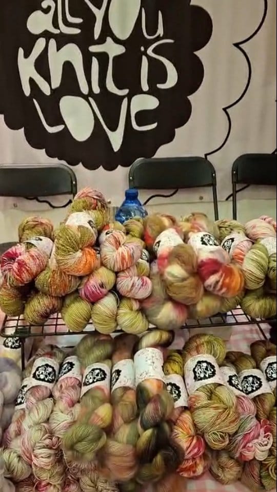 Post 1 by all you knit is love on Instagram (video)