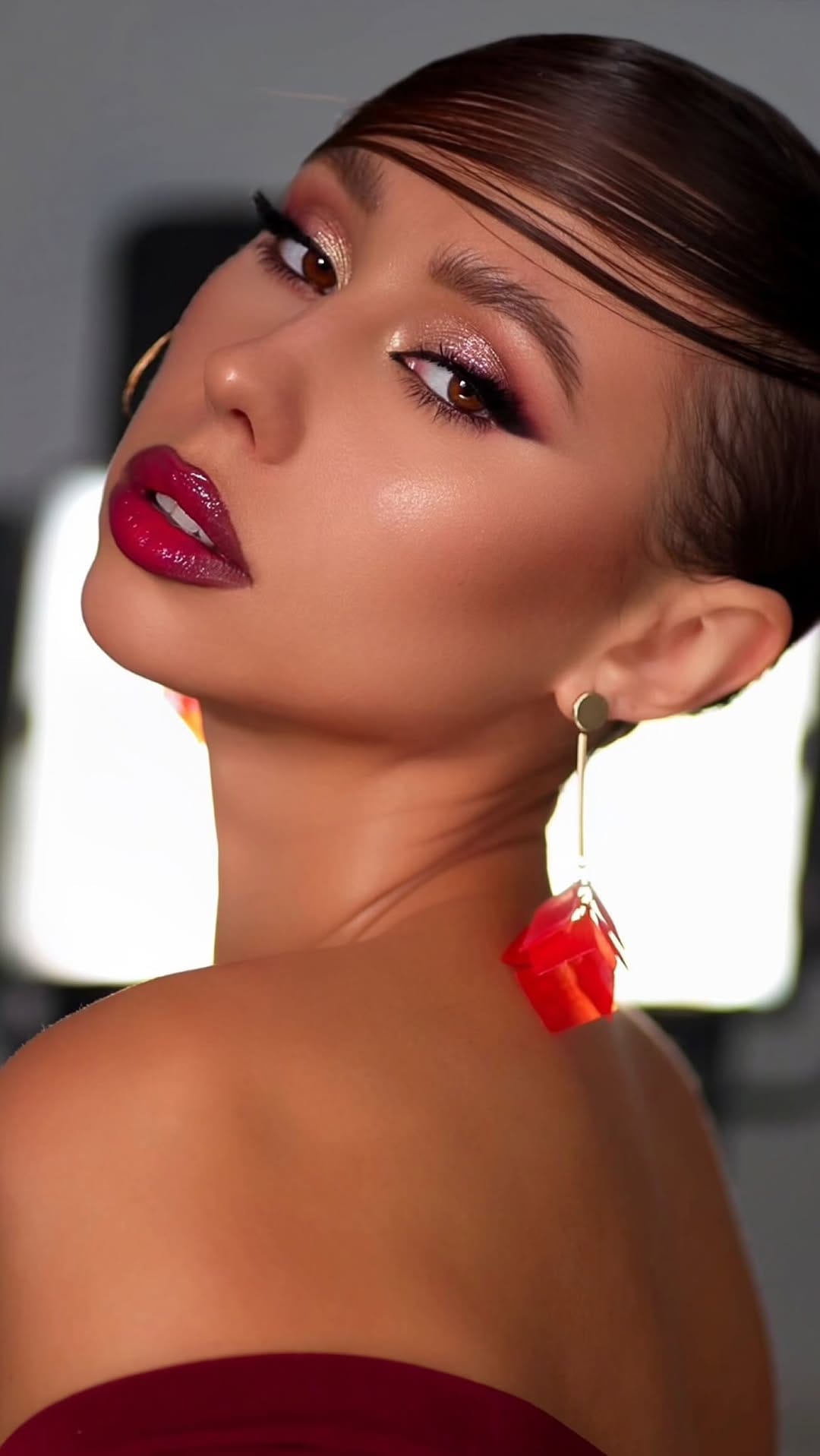 Post 1 by Anastasiia Larionova | Makeup | Hair tutorials | Valencia 🇪🇸 on Instagram (video)