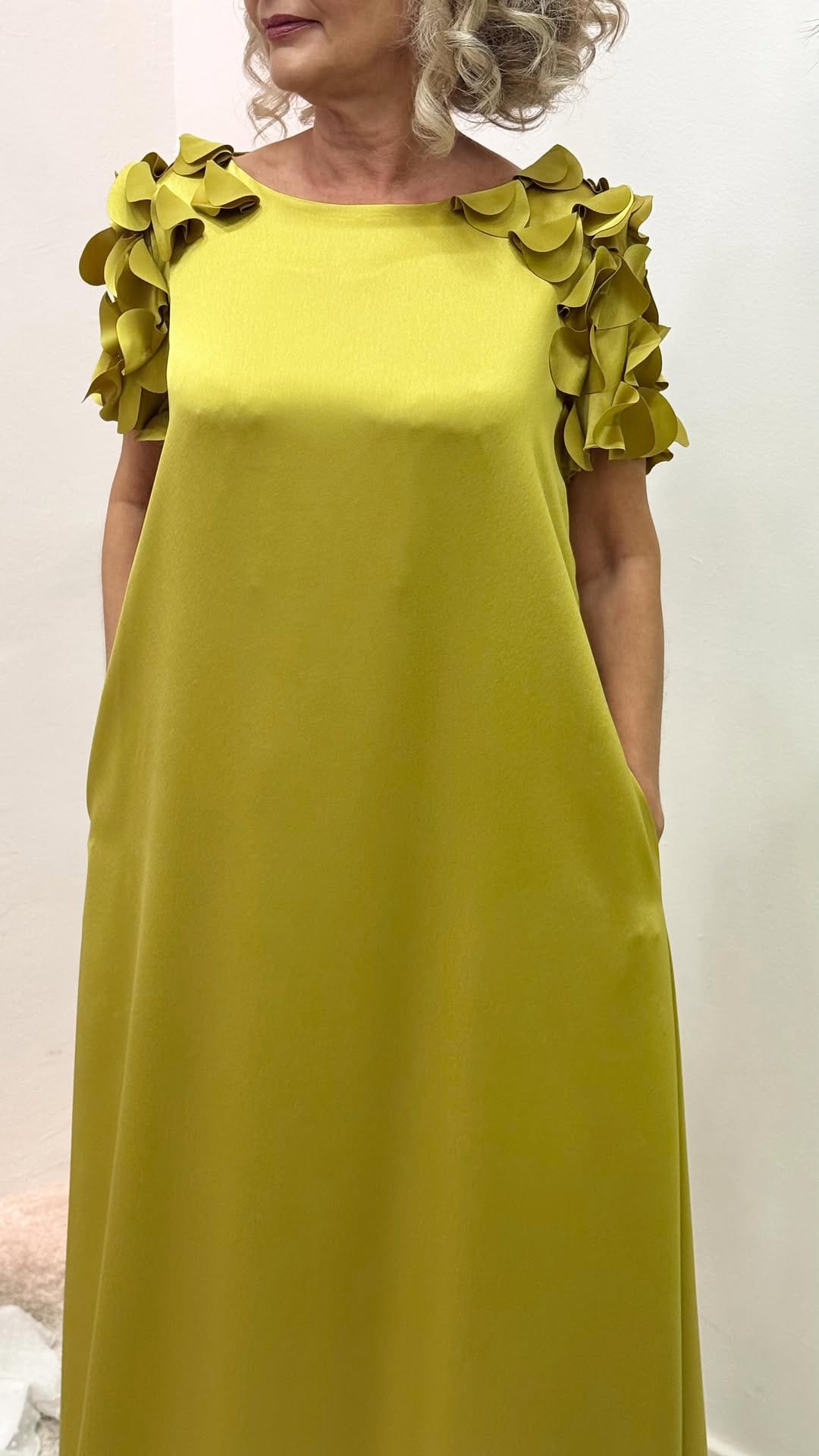 Post 3 by Marengo Moda on Instagram (video)