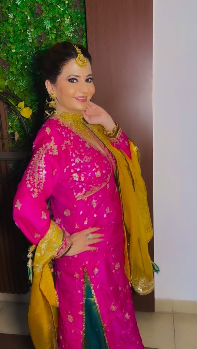 Post 7 by Kanika Nagpal on Instagram (video)