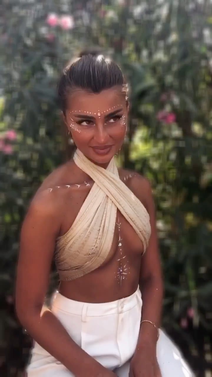 Post 10 by Carmen Carmona/makeup Artist on Instagram (video)