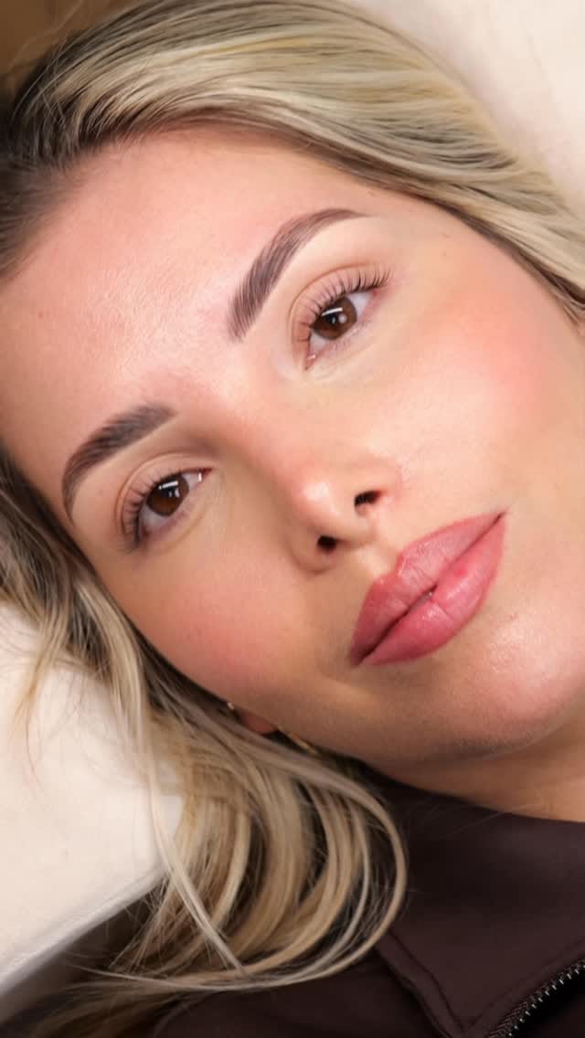 Post 5 by Maquilladora Profesional | Oriana Giménez on Instagram (video)