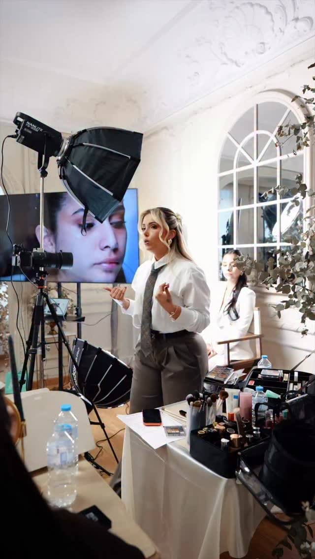 Post 3 by Maquilladora Profesional | Oriana Giménez on Instagram (video)