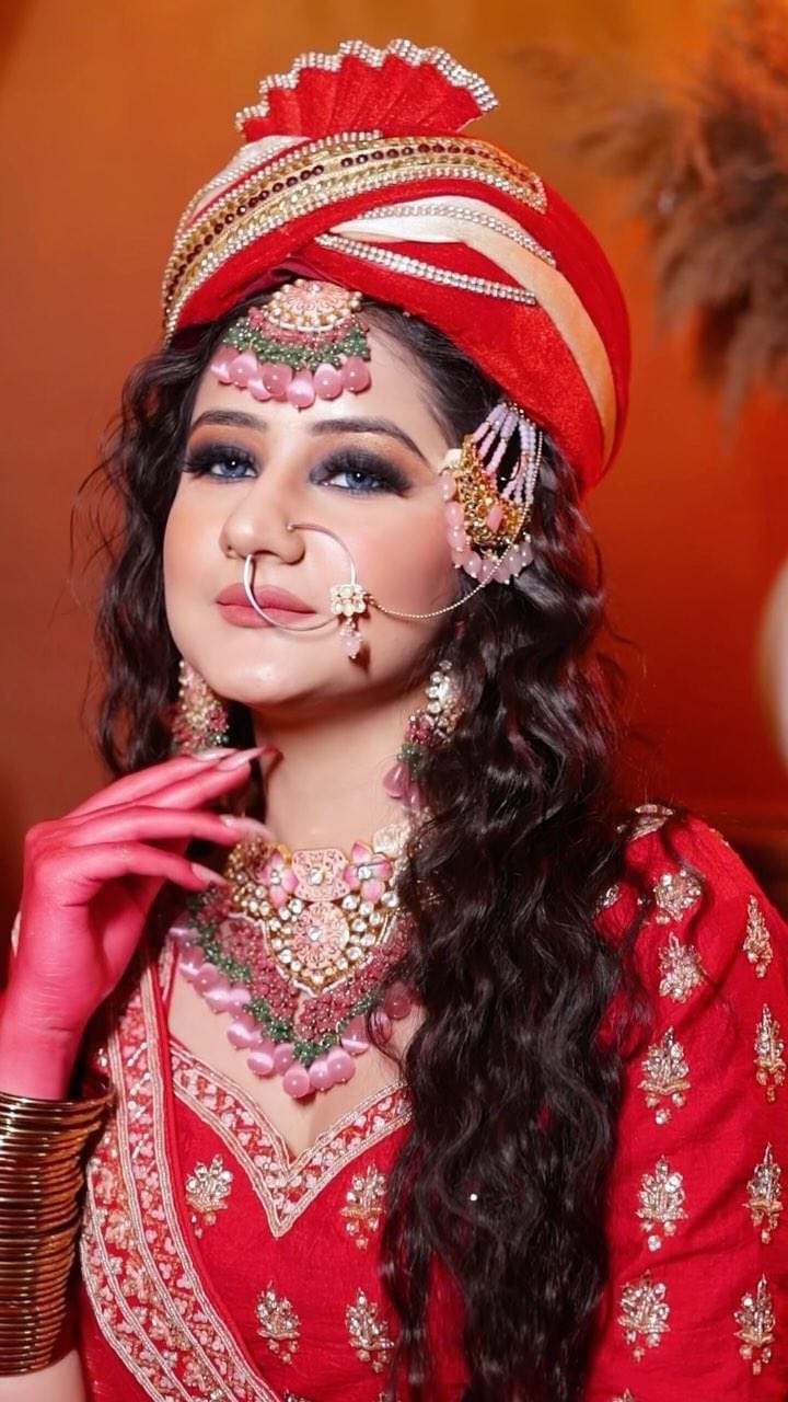 Post 9 by Anchal kapoor | Salon | Ambala on Instagram (video)