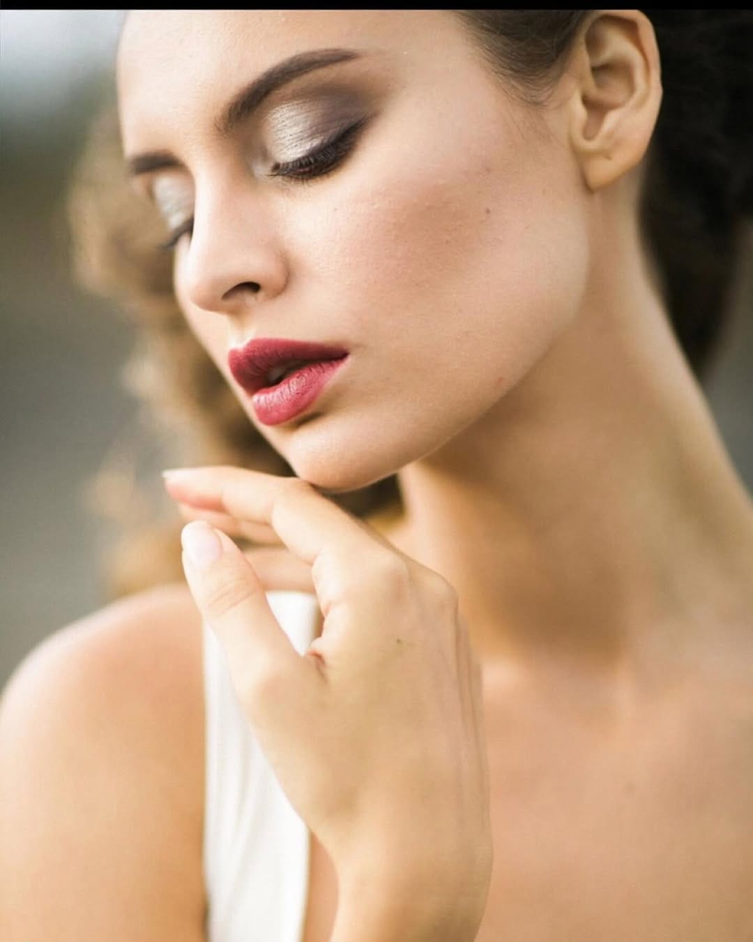 Post 7 by MAKE UP ARTIST on Instagram (image)