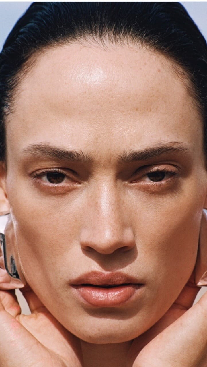 Post 7 by Yurema Villa • Makeup Artist Barcelona on Instagram (video)