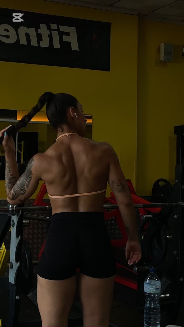 Post 7 by 𝑨𝑵𝑮𝑰𝑬 on Instagram (video)