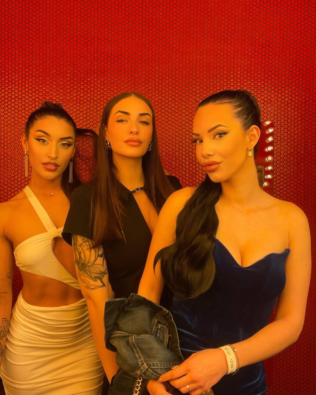 Post 10 by 𝑨𝑵𝑮𝑰𝑬 on Instagram (image)
