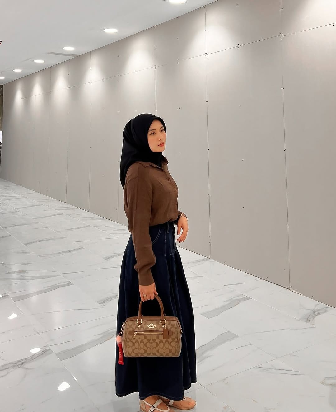 Post 4 by Mellinda - Aditya on Instagram (carousel)