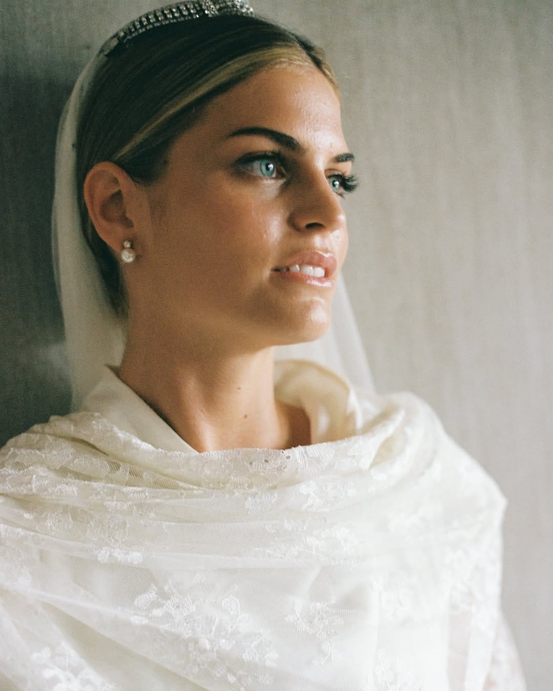 Post 5 by Raquel Castillo - Wedding makeup artist on Instagram (carousel)