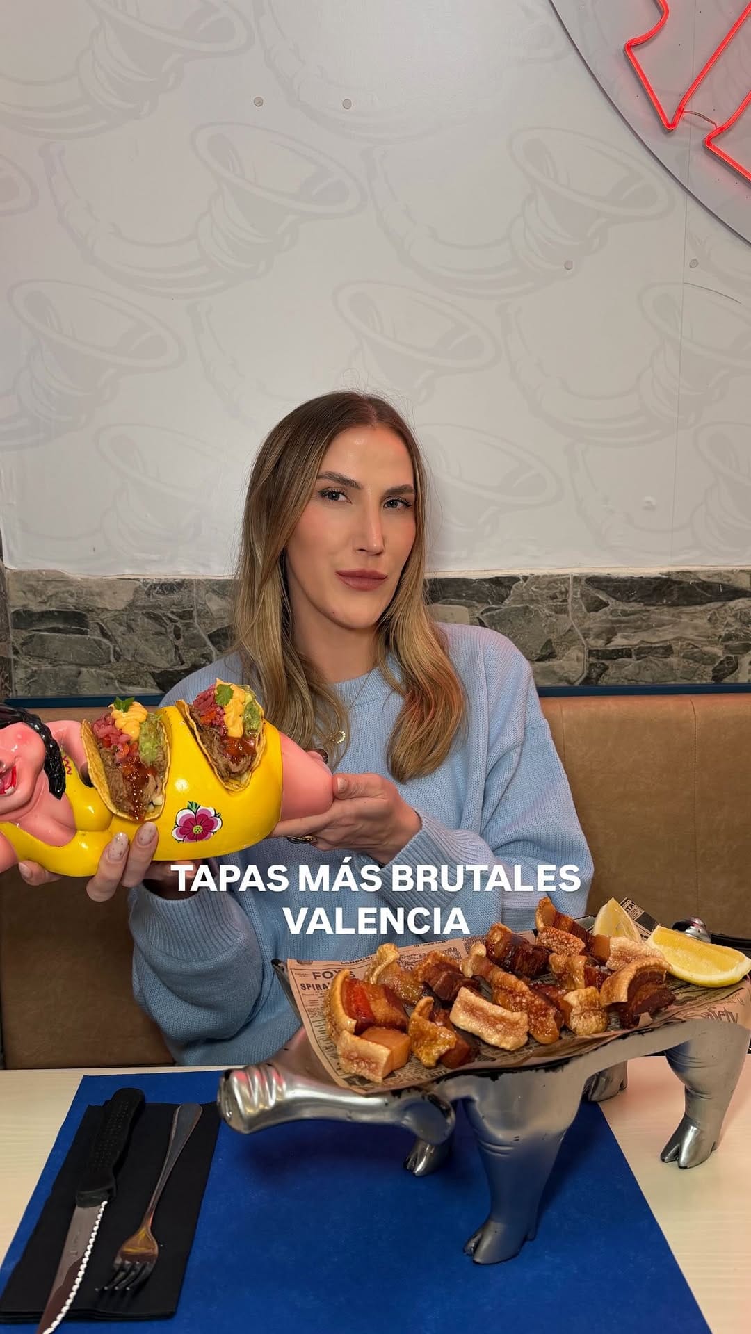 Post 1 by Karolina Blondie on Instagram (video)