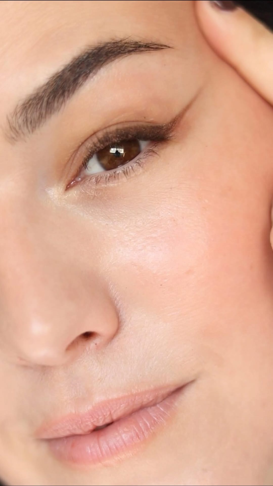 Post 3 by BEAUTY ARTIST on Instagram (video)