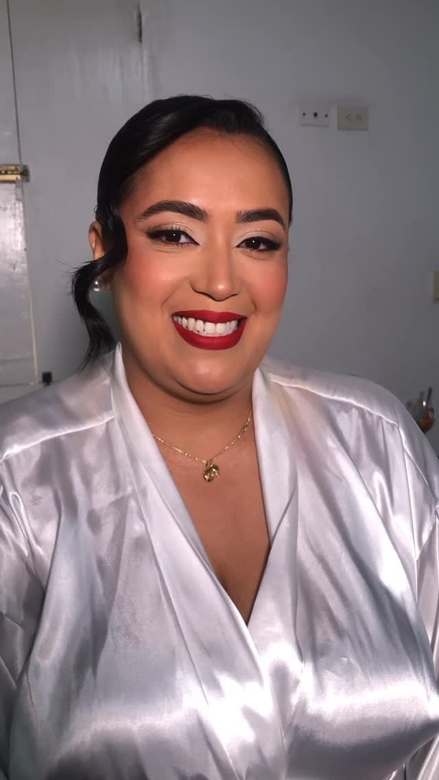 Post 3 by Laura Martinez on Instagram (video)