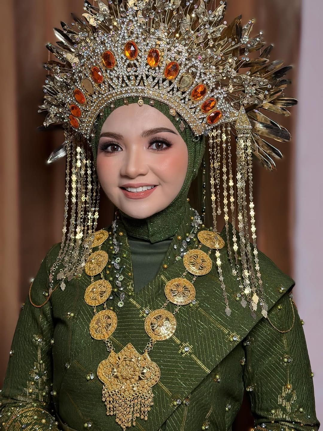 Post 3 by PROFESSIONAL MAKE UP ARTIST on Instagram (carousel)
