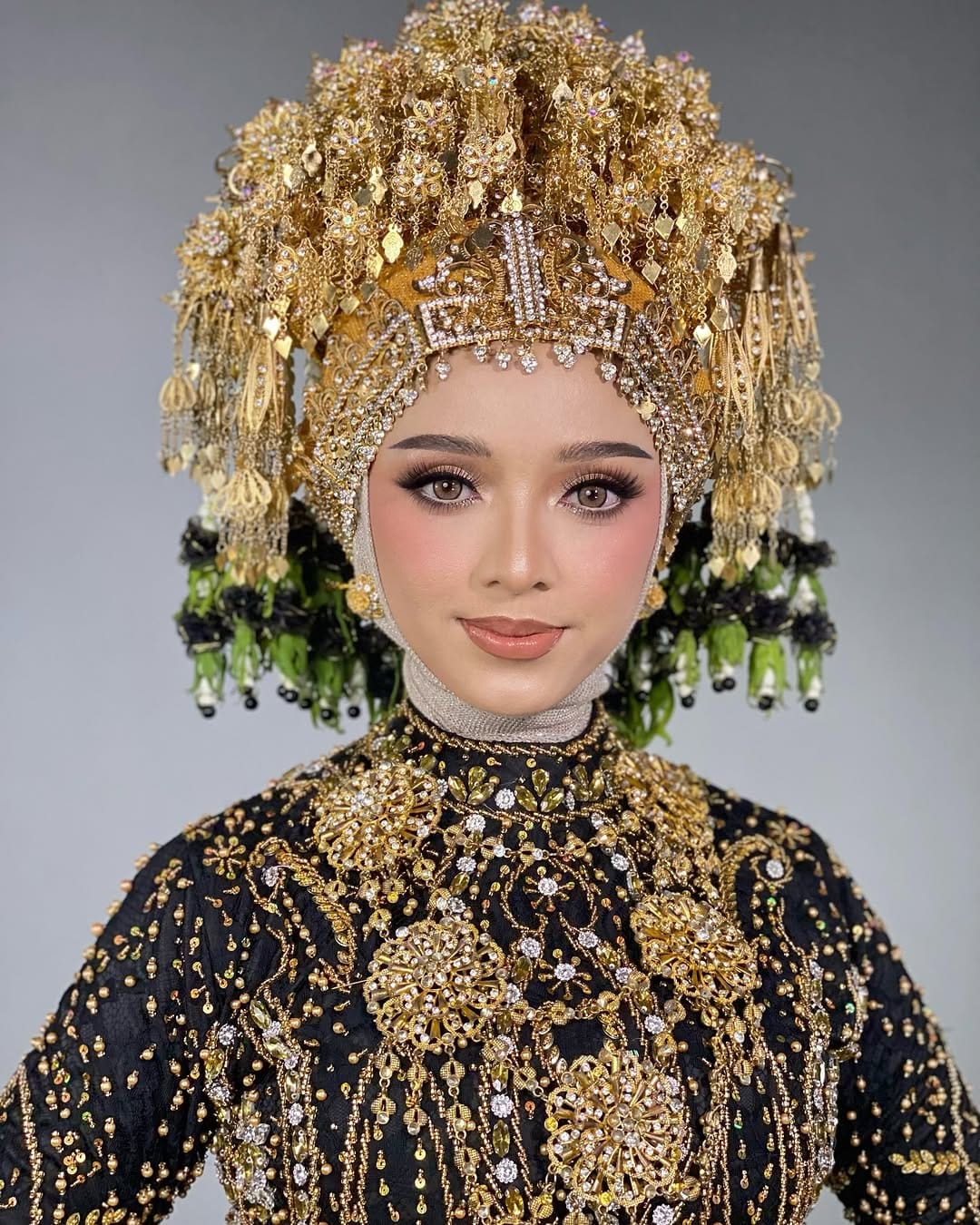 Post 9 by PROFESSIONAL MAKE UP ARTIST on Instagram (carousel)