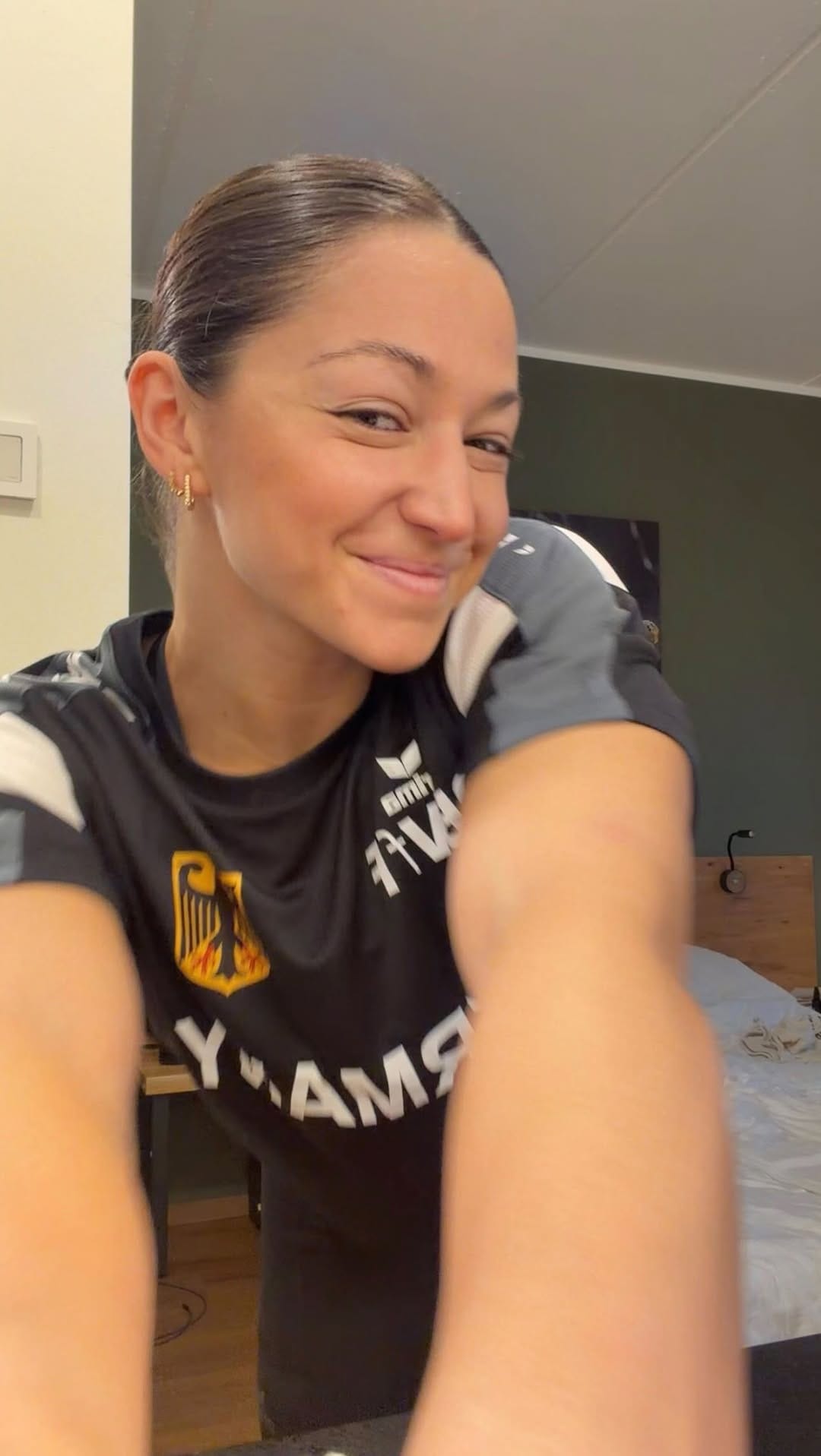 Post 9 by Vivi♡ Athletin & Coach on Instagram (video)