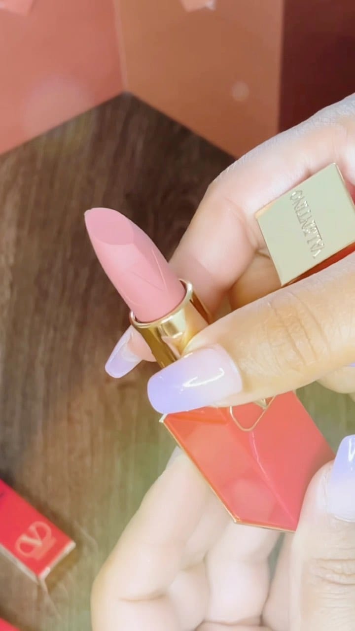 Post 2 by OC | LA Pro Makeup & Hair Artist on Instagram (video)
