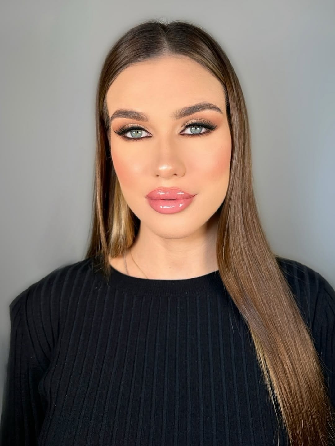 Post 3 by Mayara Reis | Pro Makeup Artist on Instagram (carousel)