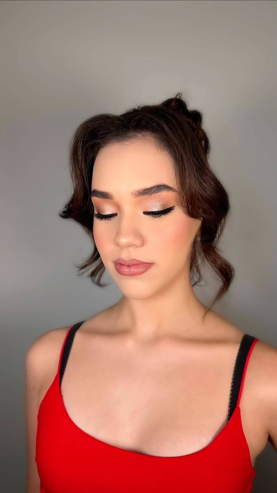 Post 1 by Mayara Reis | Pro Makeup Artist on Instagram (video)