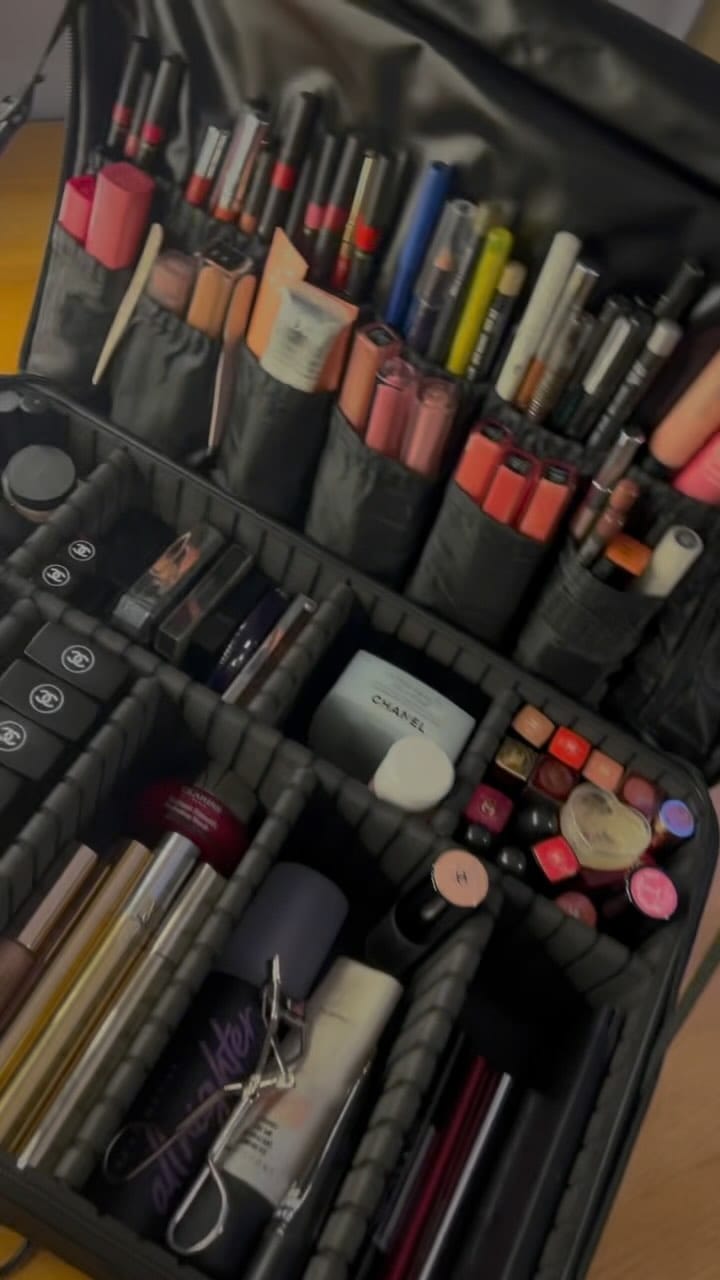 Post 7 by Tony Espada — Makeup Artist & Hairstyle on Instagram (video)