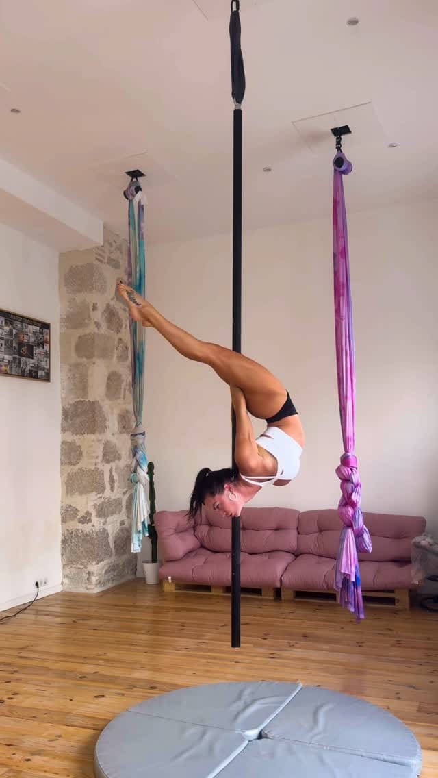 Post 4 by Anastasia Vladimirovna on Instagram (video)