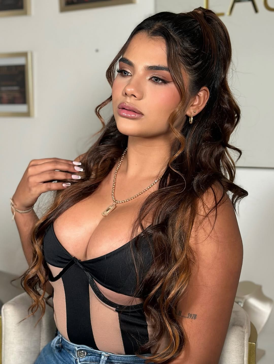 Post 5 by 𝐋𝐀𝐔𝐑𝐀 𝐈𝐁𝐀Ñ𝐄𝐙 |  𝐌𝐀𝐊𝐄𝐔𝐏 𝐎𝐂𝐀Ñ𝐀 on Instagram (carousel)