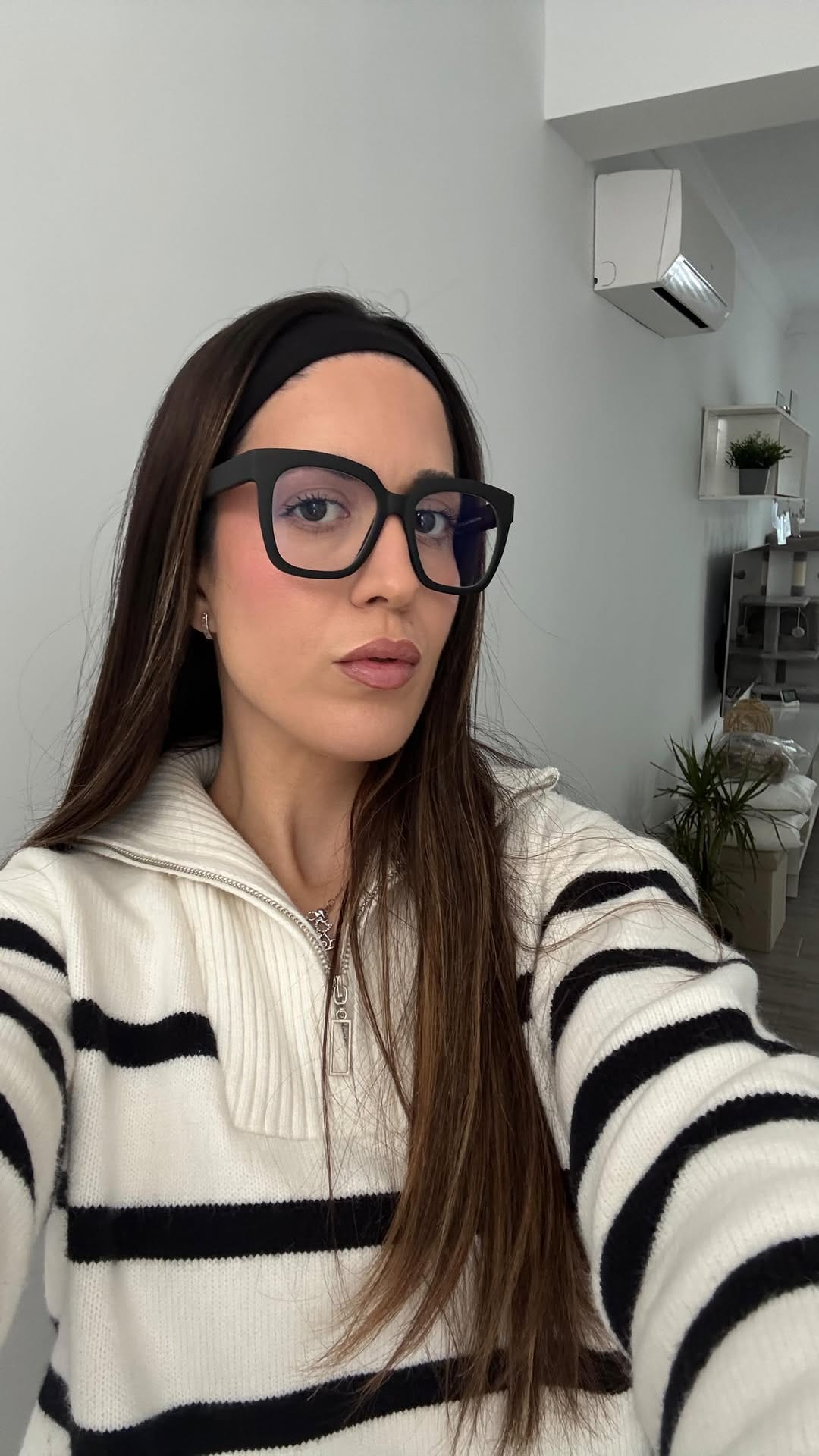 Post 4 by 𝐕𝐀𝐍𝐄𝐒𝐀 𝐃𝐈𝐀𝐙 on Instagram (video)