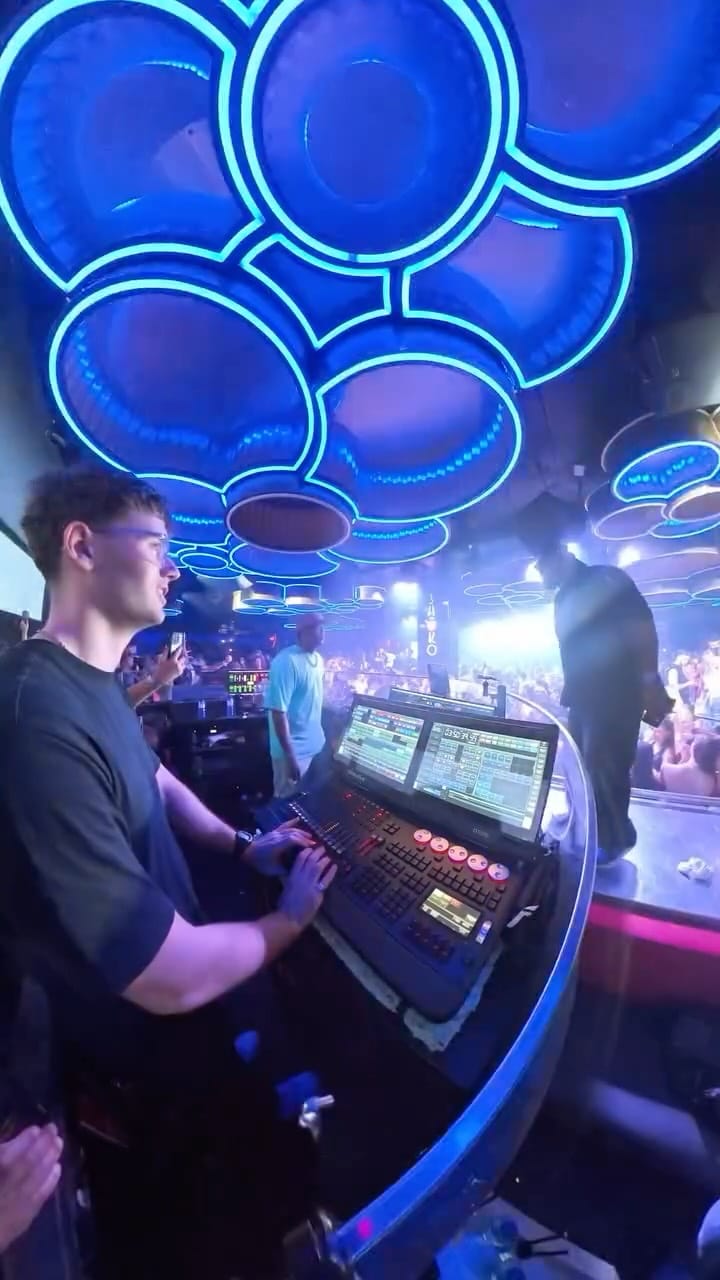 Post 4 by MÀXIM MORALES on Instagram (video)