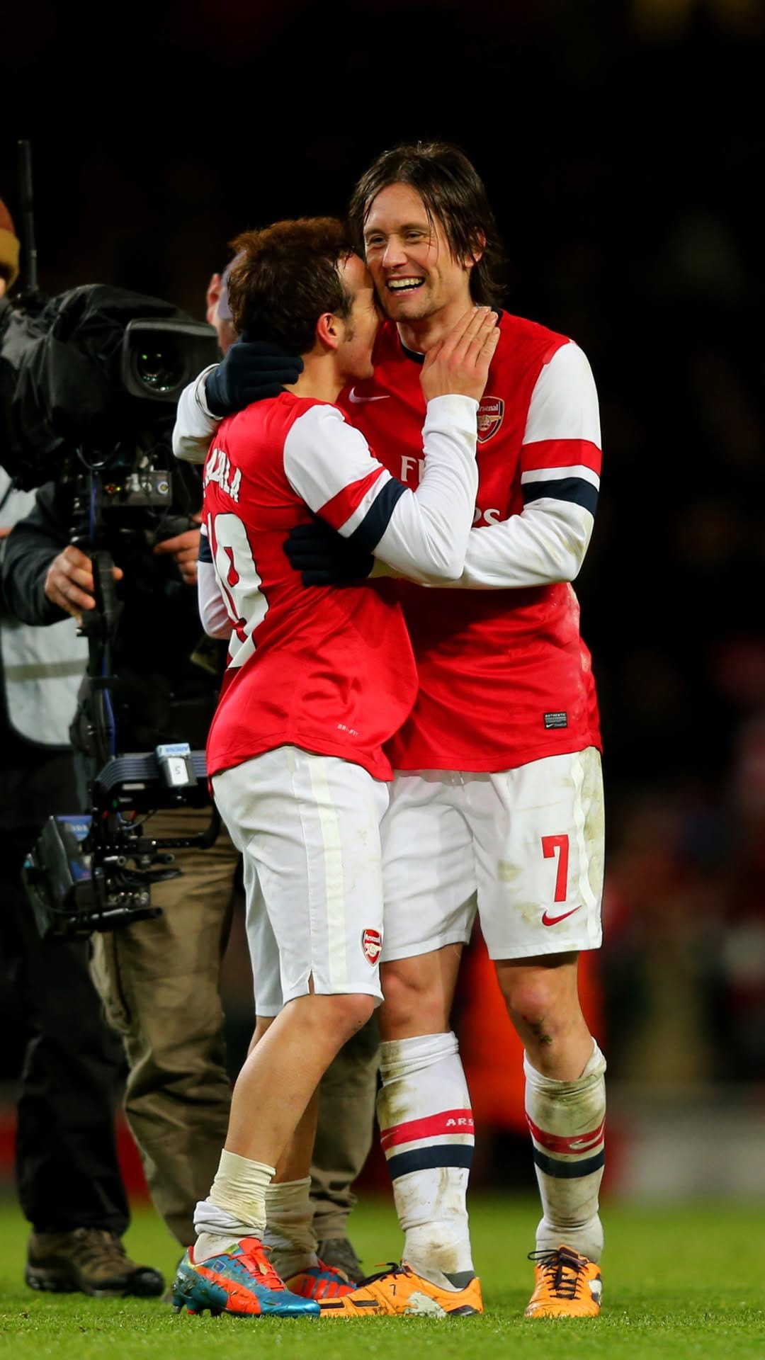 Post 2 by Santi Cazorla on Instagram (video)