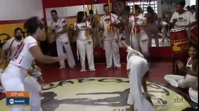 Post 9 by Vitória Carvalho on Instagram (video)