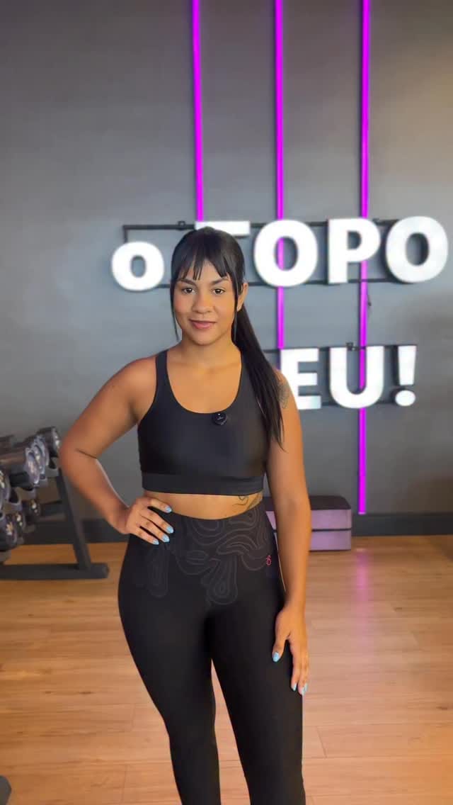 Post 6 by Vitória Carvalho on Instagram (video)