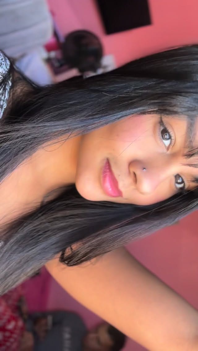 Post 2 by Vitória Carvalho on Instagram (video)