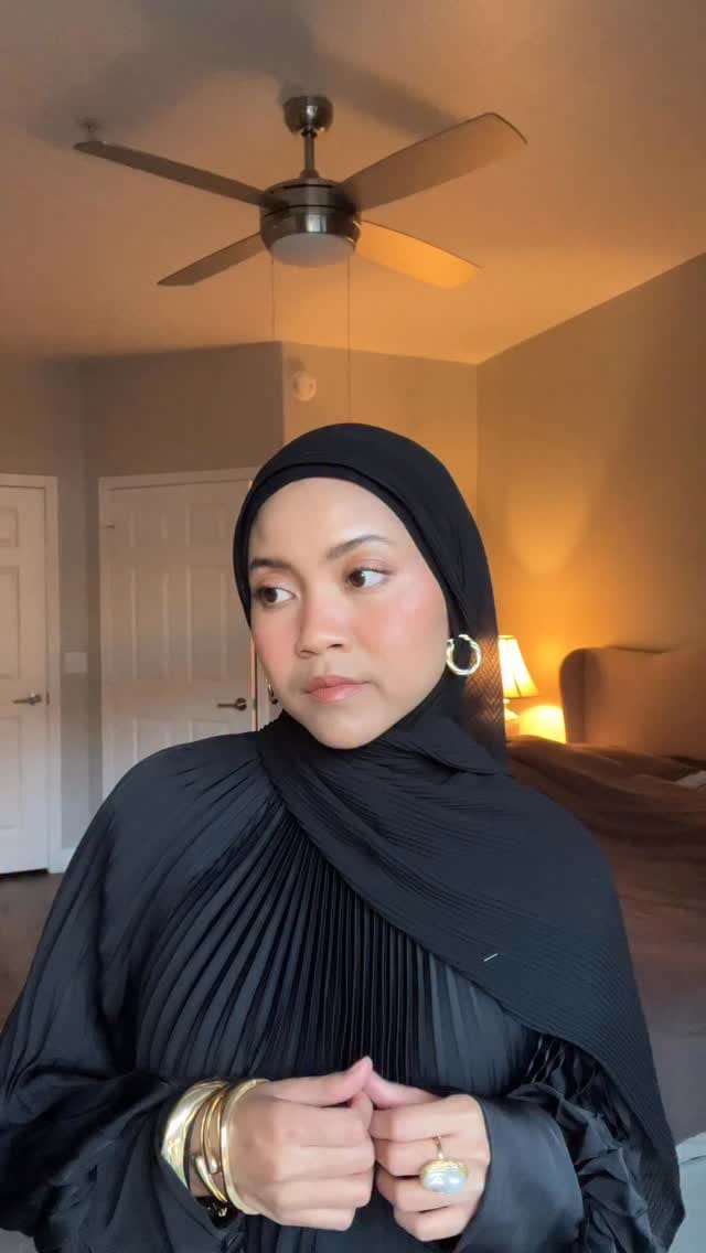 Post 6 by Ina on Instagram (video)